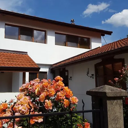 Apartament Къщи 